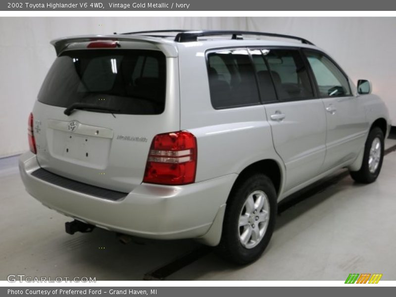 Vintage Gold Metallic / Ivory 2002 Toyota Highlander V6 4WD