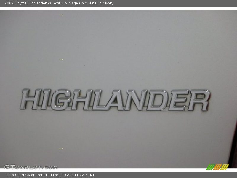 Vintage Gold Metallic / Ivory 2002 Toyota Highlander V6 4WD