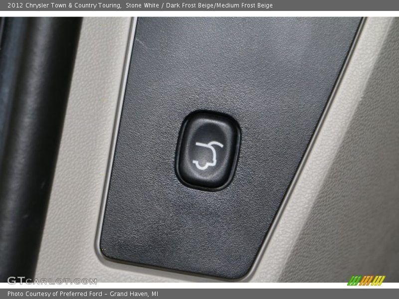 Stone White / Dark Frost Beige/Medium Frost Beige 2012 Chrysler Town & Country Touring