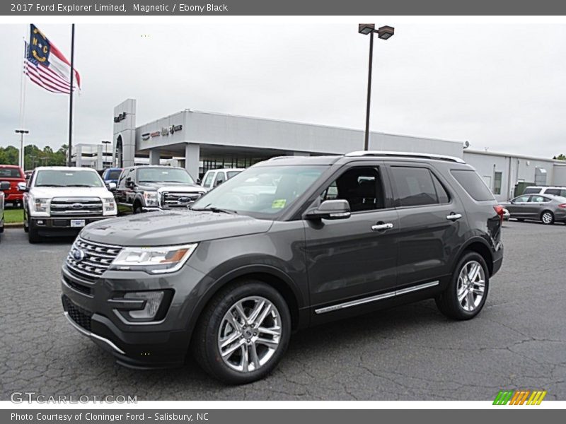 Front 3/4 View of 2017 Explorer Limited