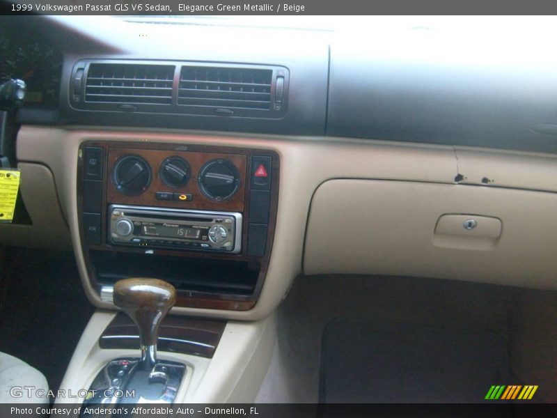 Elegance Green Metallic / Beige 1999 Volkswagen Passat GLS V6 Sedan