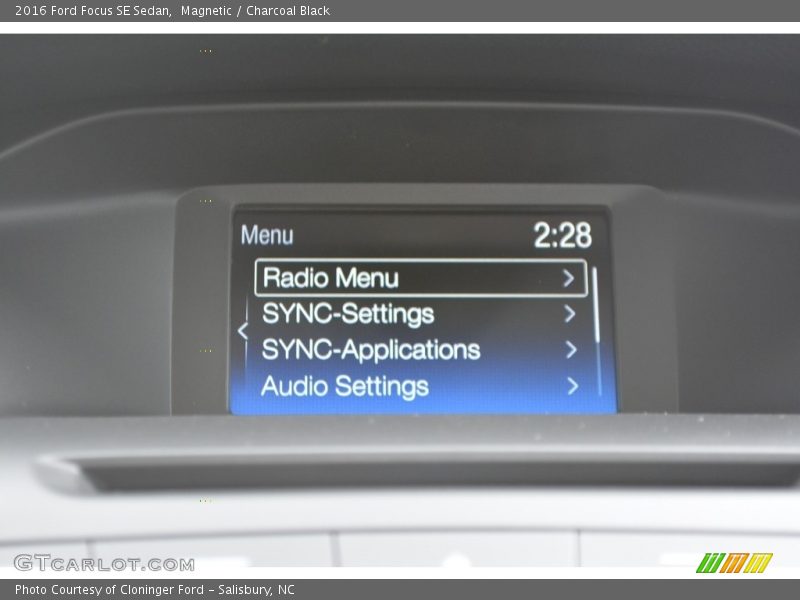Magnetic / Charcoal Black 2016 Ford Focus SE Sedan
