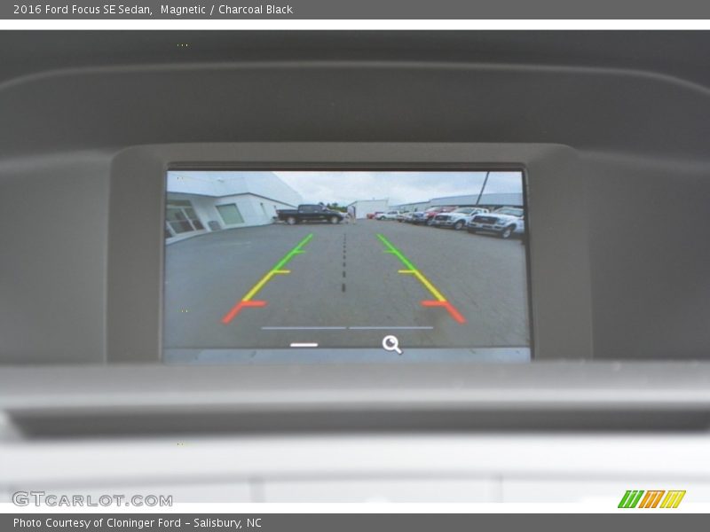 Magnetic / Charcoal Black 2016 Ford Focus SE Sedan