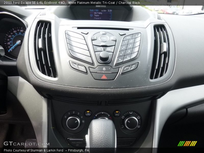 White Platinum Metallic Tri-Coat / Charcoal Black 2013 Ford Escape SE 1.6L EcoBoost 4WD