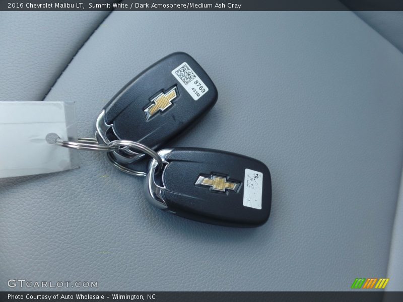 Summit White / Dark Atmosphere/Medium Ash Gray 2016 Chevrolet Malibu LT