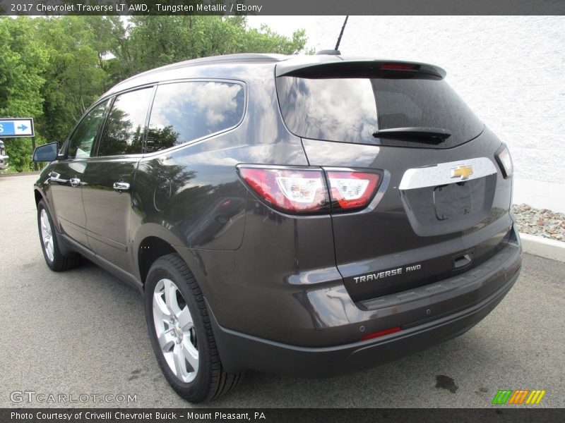 Tungsten Metallic / Ebony 2017 Chevrolet Traverse LT AWD