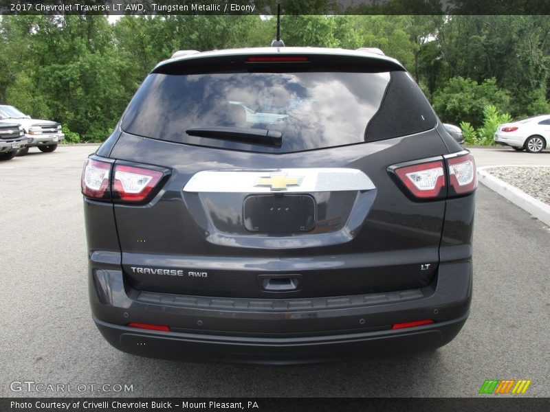 Tungsten Metallic / Ebony 2017 Chevrolet Traverse LT AWD