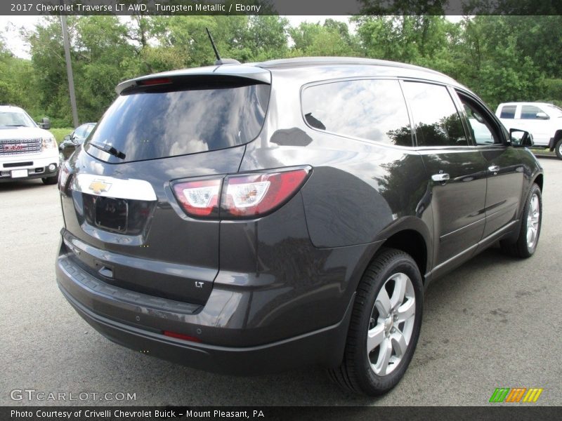 Tungsten Metallic / Ebony 2017 Chevrolet Traverse LT AWD