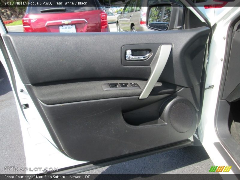 Pearl White / Black 2013 Nissan Rogue S AWD
