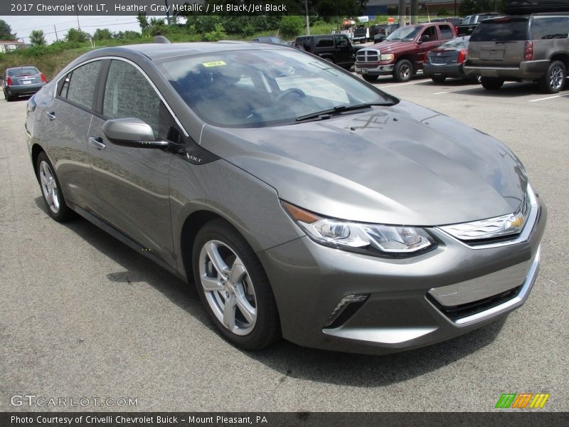 Front 3/4 View of 2017 Volt LT