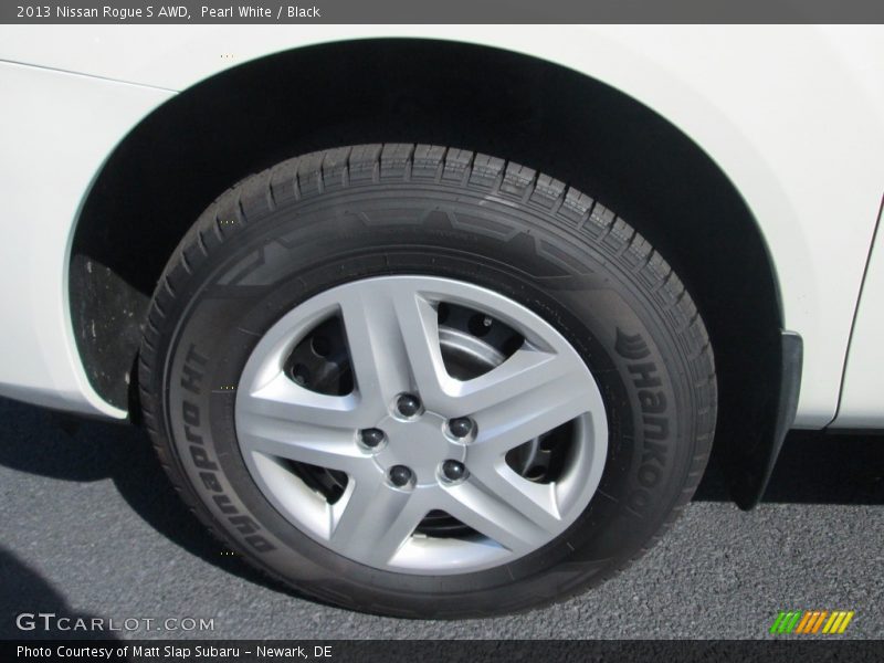 Pearl White / Black 2013 Nissan Rogue S AWD