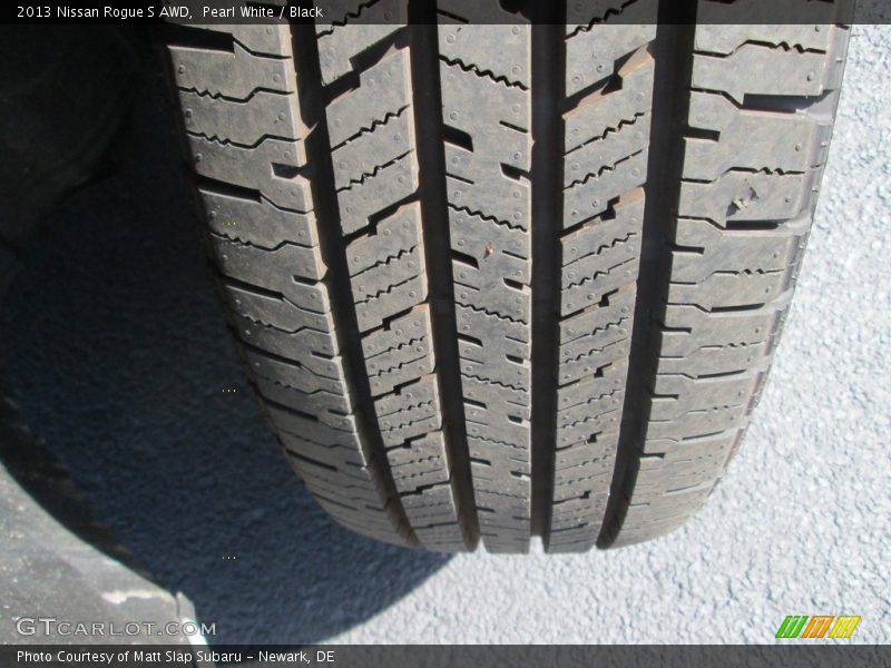 Pearl White / Black 2013 Nissan Rogue S AWD