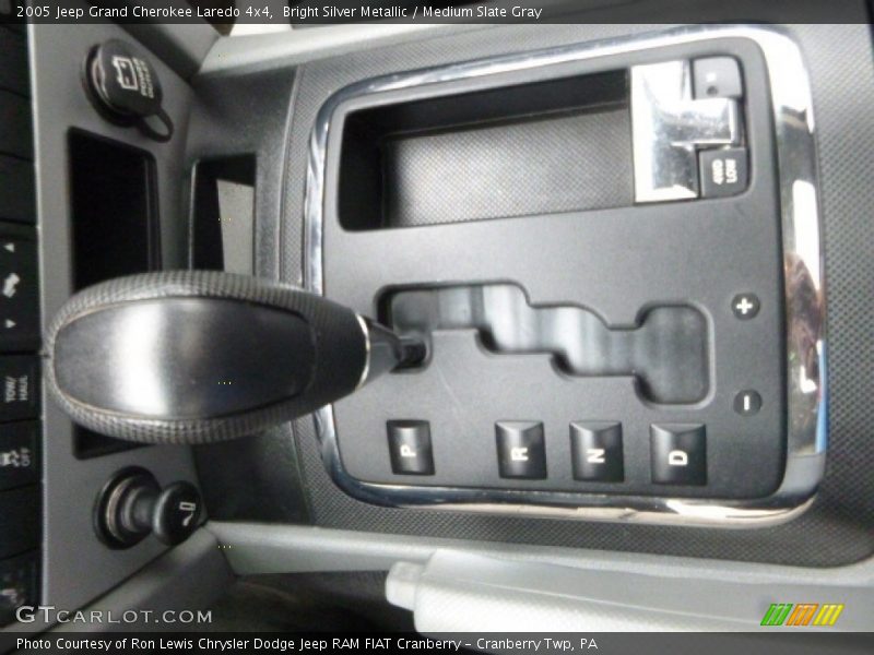 Bright Silver Metallic / Medium Slate Gray 2005 Jeep Grand Cherokee Laredo 4x4