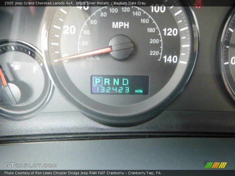 Bright Silver Metallic / Medium Slate Gray 2005 Jeep Grand Cherokee Laredo 4x4