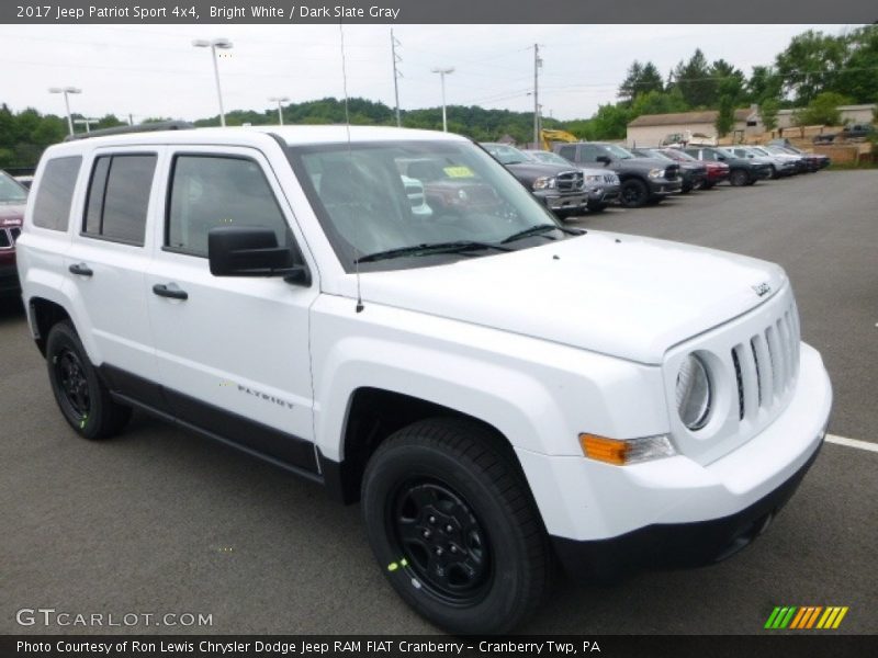 Front 3/4 View of 2017 Patriot Sport 4x4