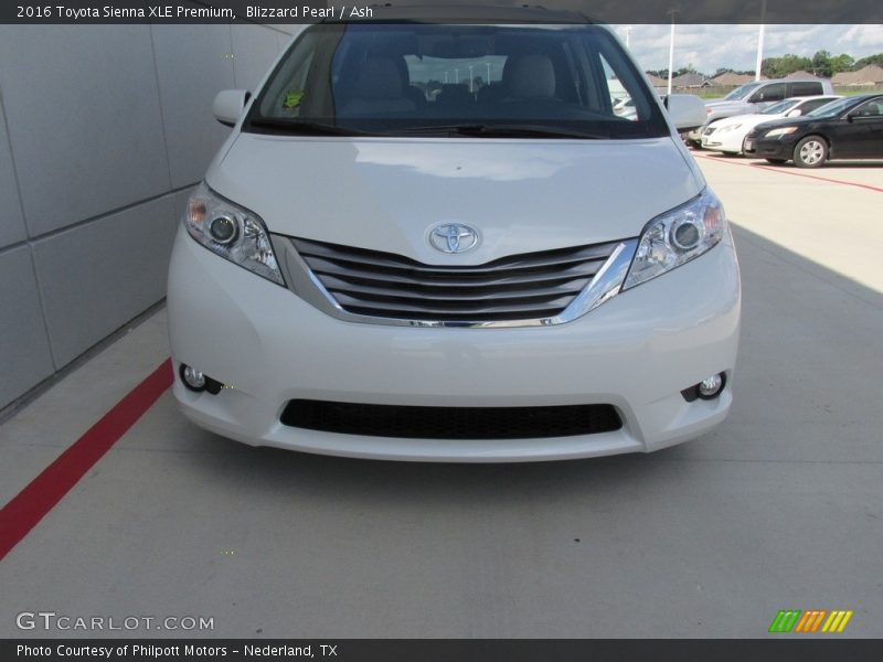 Blizzard Pearl / Ash 2016 Toyota Sienna XLE Premium