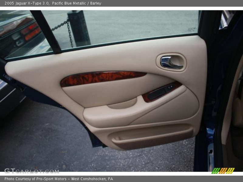Pacific Blue Metallic / Barley 2005 Jaguar X-Type 3.0