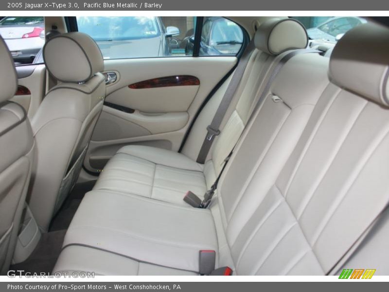 Pacific Blue Metallic / Barley 2005 Jaguar X-Type 3.0