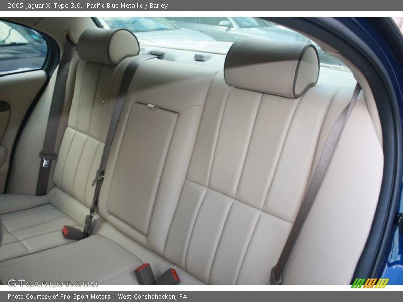 Pacific Blue Metallic / Barley 2005 Jaguar X-Type 3.0