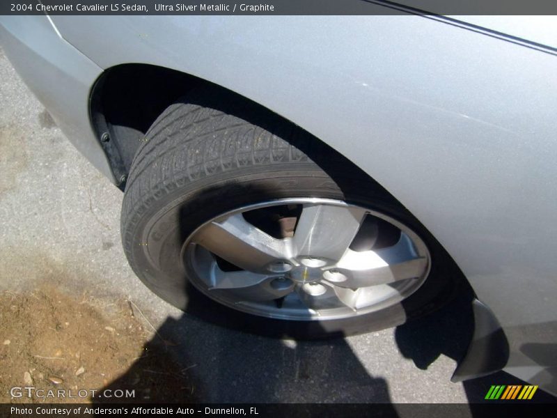 Ultra Silver Metallic / Graphite 2004 Chevrolet Cavalier LS Sedan