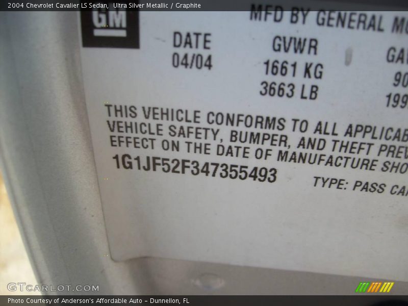 Ultra Silver Metallic / Graphite 2004 Chevrolet Cavalier LS Sedan