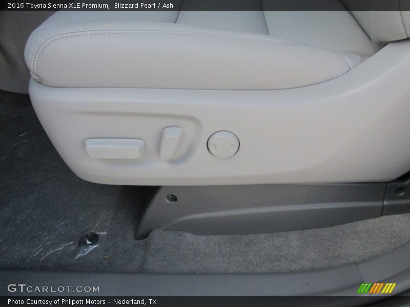 Blizzard Pearl / Ash 2016 Toyota Sienna XLE Premium