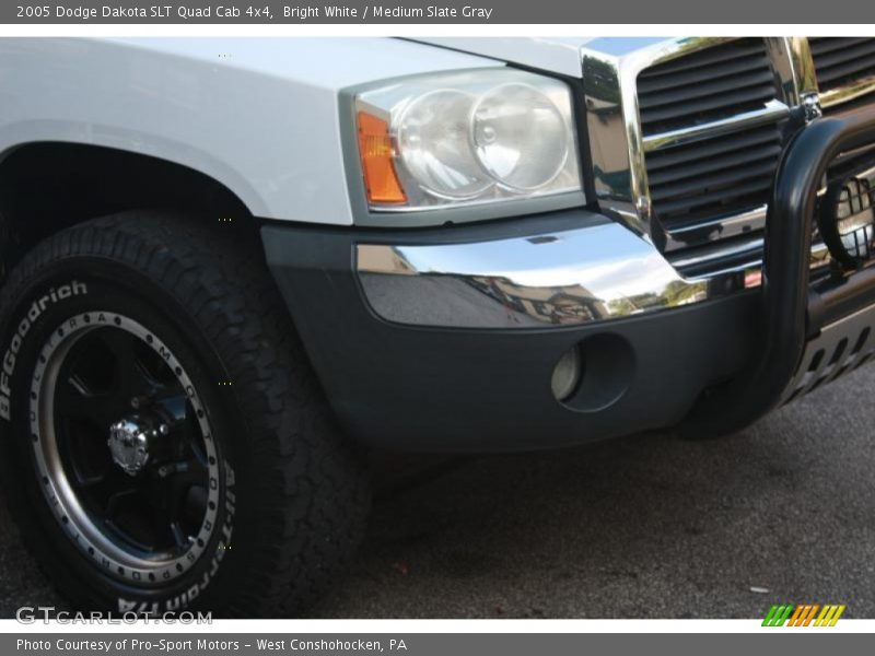 Bright White / Medium Slate Gray 2005 Dodge Dakota SLT Quad Cab 4x4