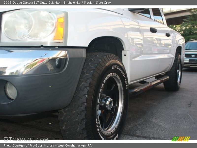 Bright White / Medium Slate Gray 2005 Dodge Dakota SLT Quad Cab 4x4