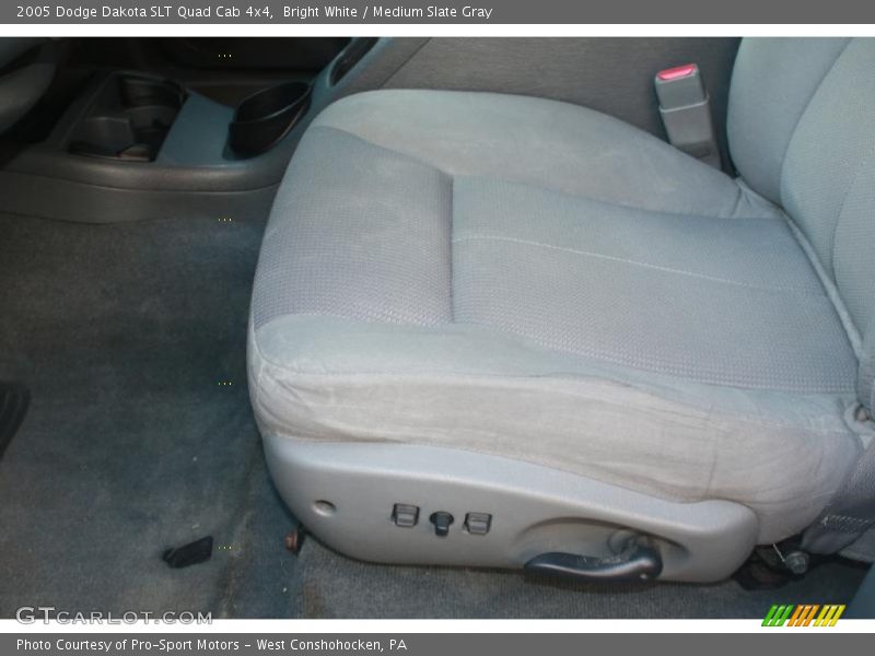 Bright White / Medium Slate Gray 2005 Dodge Dakota SLT Quad Cab 4x4