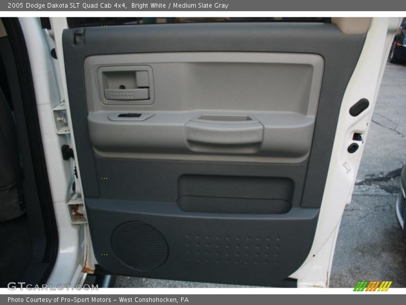Bright White / Medium Slate Gray 2005 Dodge Dakota SLT Quad Cab 4x4