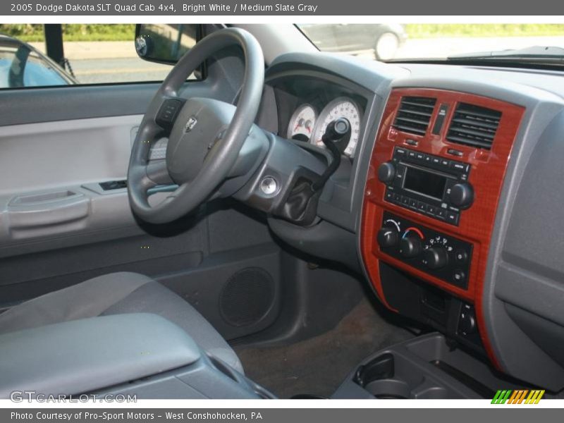 Bright White / Medium Slate Gray 2005 Dodge Dakota SLT Quad Cab 4x4