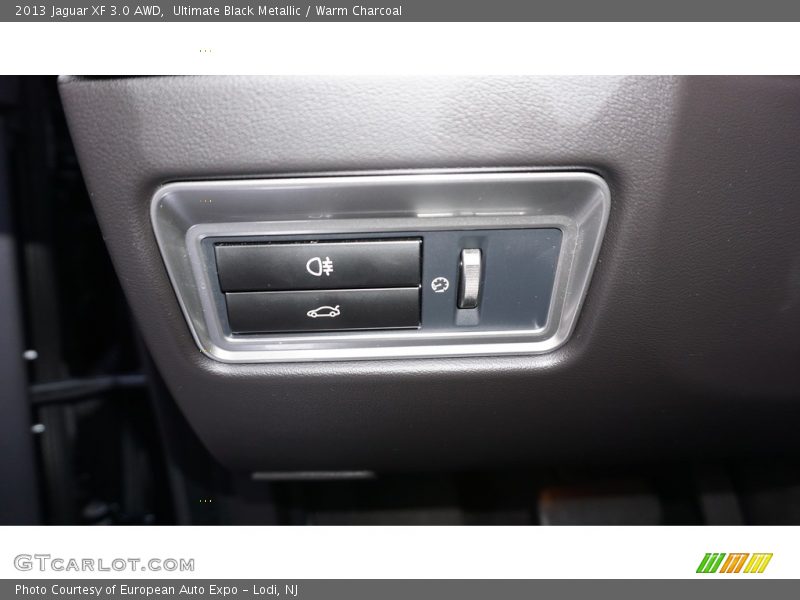 Ultimate Black Metallic / Warm Charcoal 2013 Jaguar XF 3.0 AWD