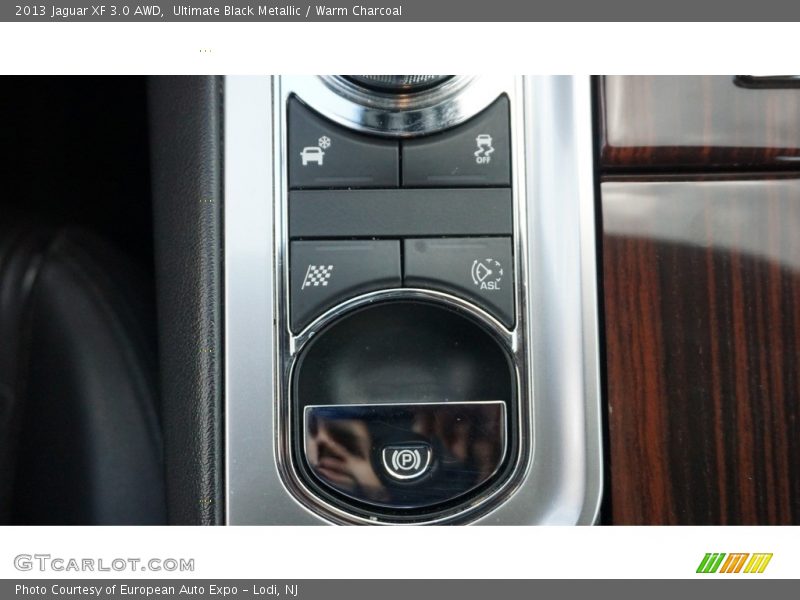 Ultimate Black Metallic / Warm Charcoal 2013 Jaguar XF 3.0 AWD