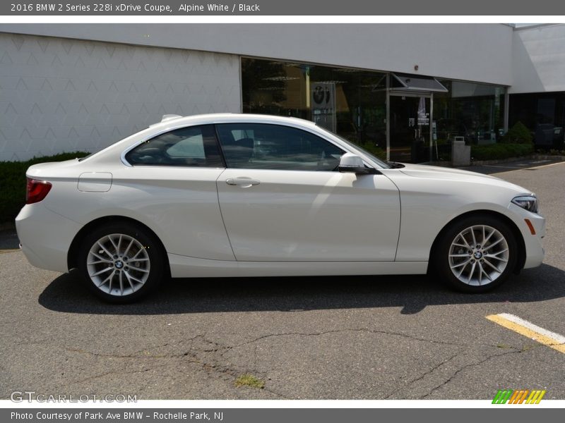 Alpine White / Black 2016 BMW 2 Series 228i xDrive Coupe