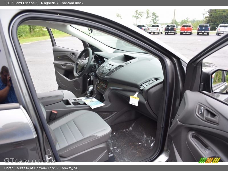 Magnetic / Charcoal Black 2017 Ford Escape S