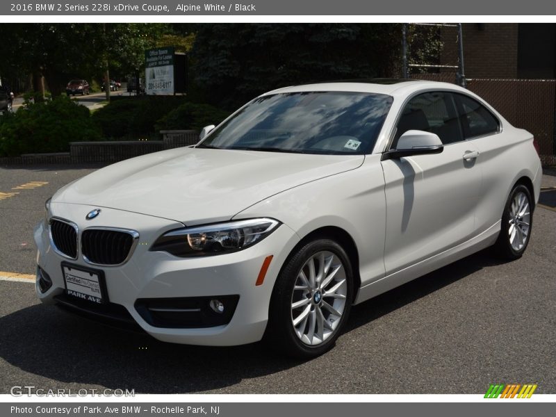 Alpine White / Black 2016 BMW 2 Series 228i xDrive Coupe