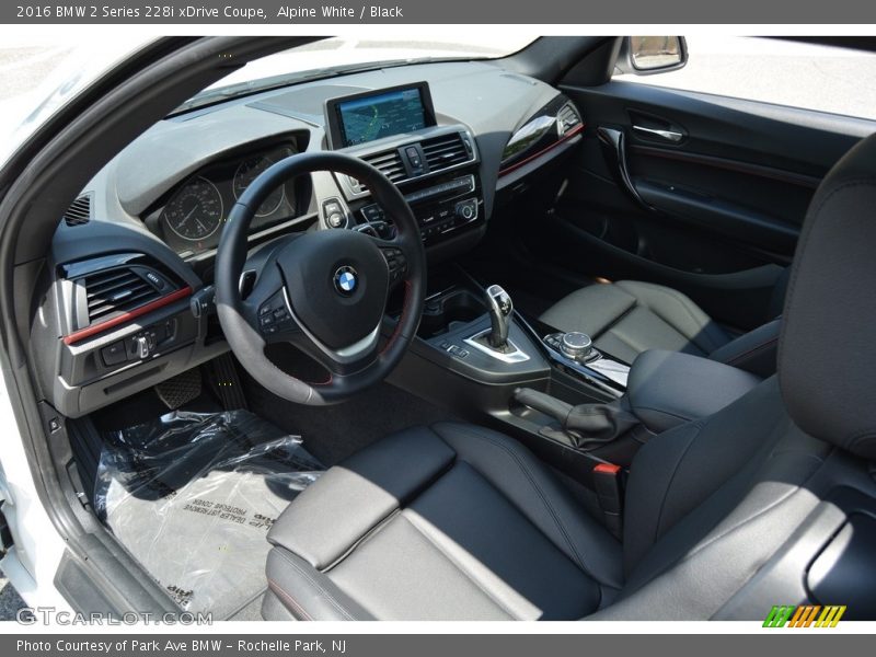 Alpine White / Black 2016 BMW 2 Series 228i xDrive Coupe