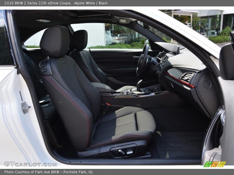 Alpine White / Black 2016 BMW 2 Series 228i xDrive Coupe