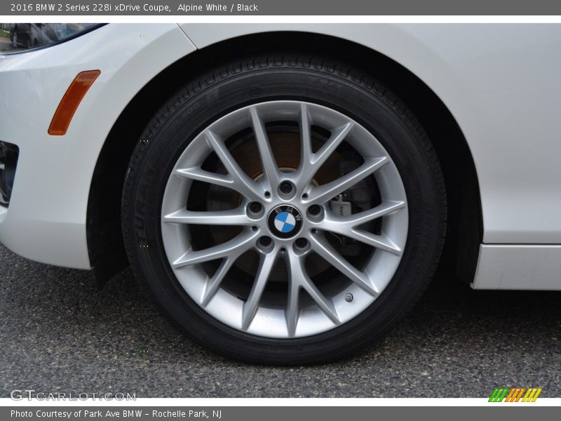 Alpine White / Black 2016 BMW 2 Series 228i xDrive Coupe