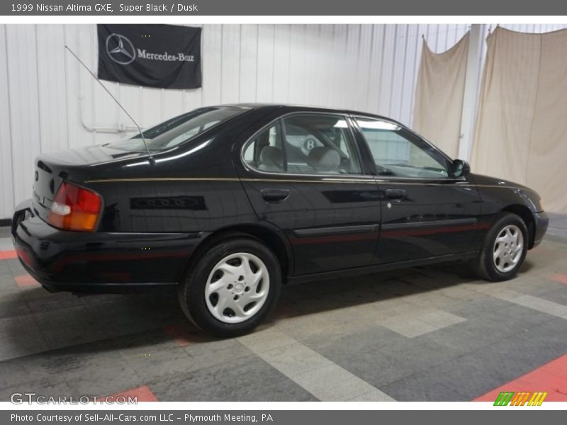 Super Black / Dusk 1999 Nissan Altima GXE