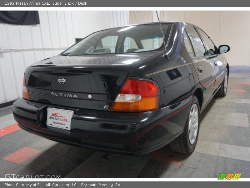 Super Black / Dusk 1999 Nissan Altima GXE