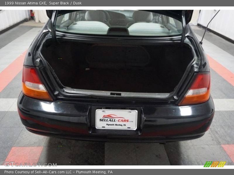 Super Black / Dusk 1999 Nissan Altima GXE