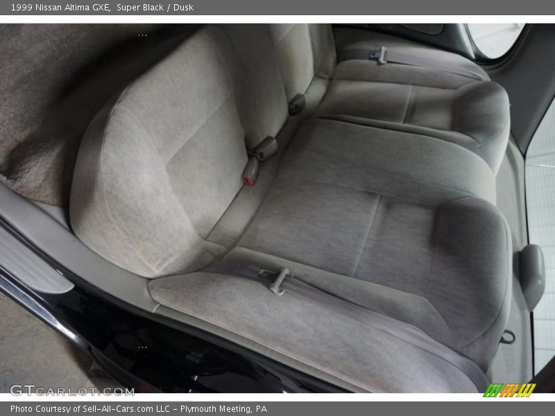 Super Black / Dusk 1999 Nissan Altima GXE