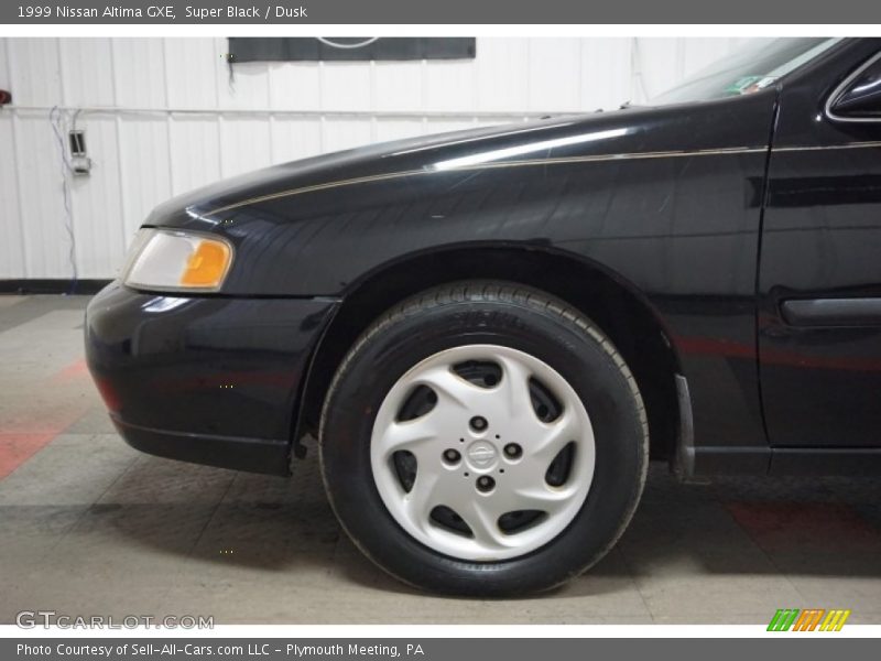Super Black / Dusk 1999 Nissan Altima GXE