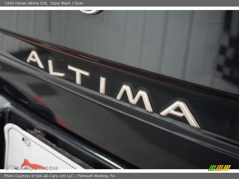 Super Black / Dusk 1999 Nissan Altima GXE