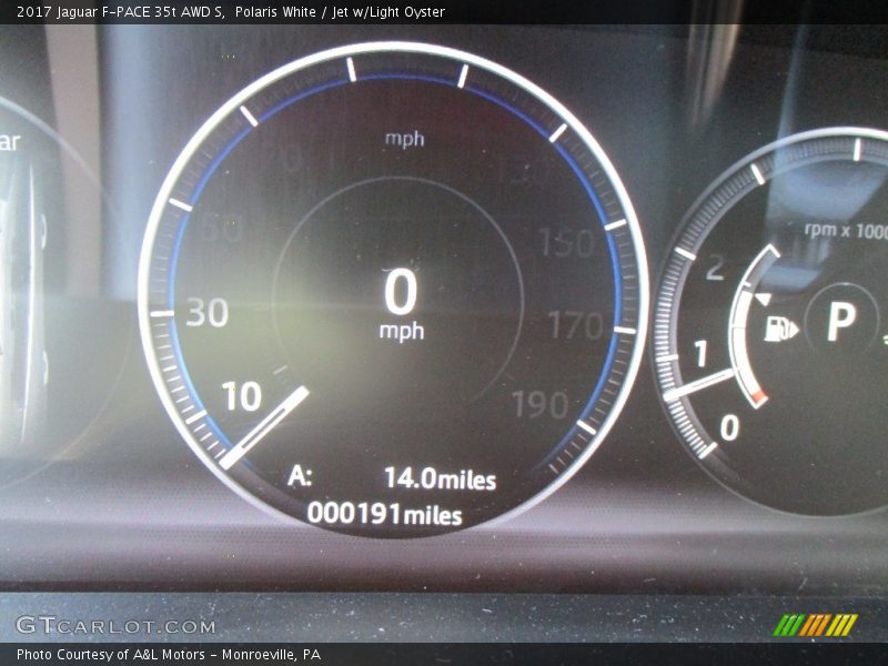 Polaris White / Jet w/Light Oyster 2017 Jaguar F-PACE 35t AWD S