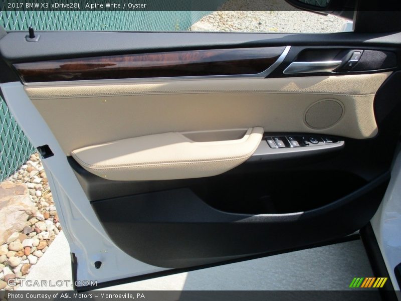 Alpine White / Oyster 2017 BMW X3 xDrive28i