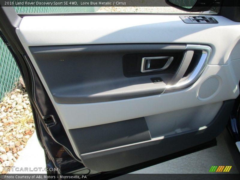 Loire Blue Metallic / Cirrus 2016 Land Rover Discovery Sport SE 4WD