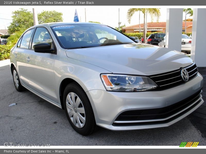 Reflex Silver Metallic / Titan Black 2016 Volkswagen Jetta S