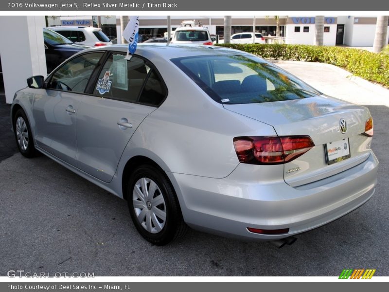 Reflex Silver Metallic / Titan Black 2016 Volkswagen Jetta S